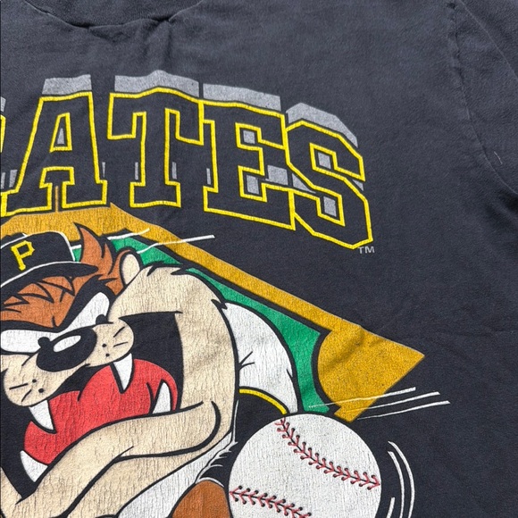 Vintage Mens Looney Tunes Taz Pittsburgh Pirates T Shirt Size XL MLB 1993 - Picture 4 of 10